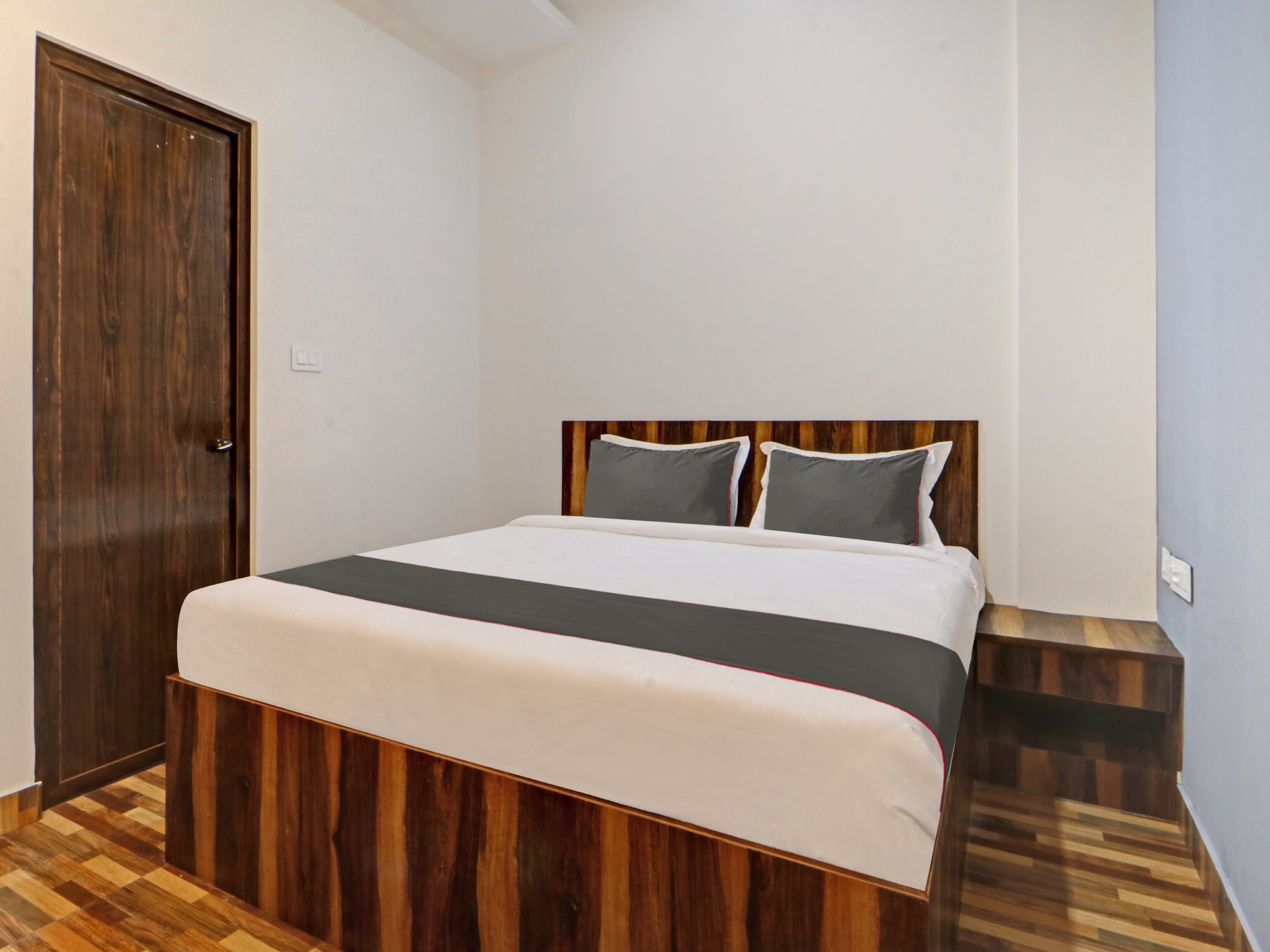 Hotel O by OYO Dhruvas Residency - Tap to explore photos