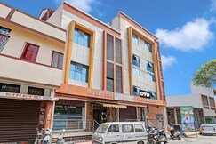 Hotel O Vishu Moni Residency