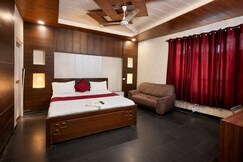 Hotel Royal Plaza, 4 min from Chandigarh Railway Station