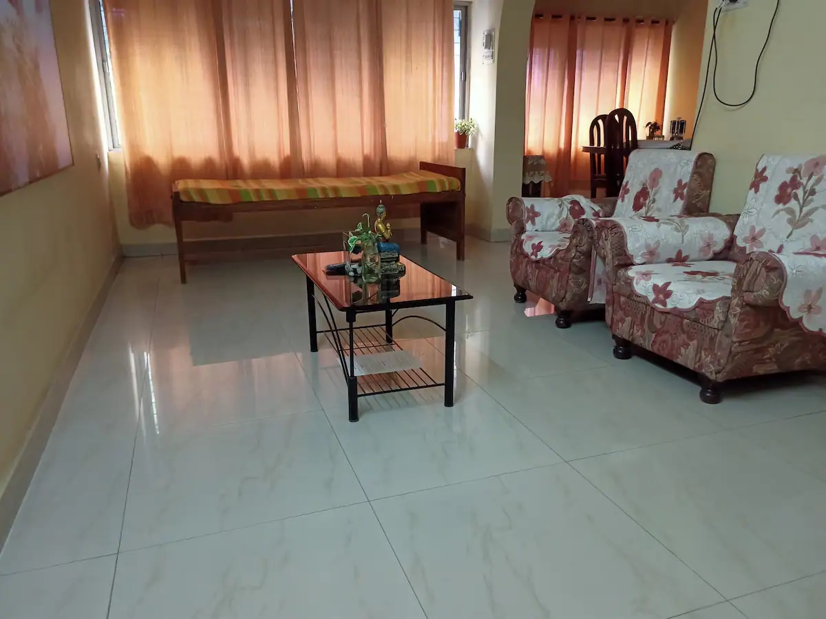 Large 4BHK Duplex Penthouse Home Stay by Bollywood Celeb - Tap to explore photos