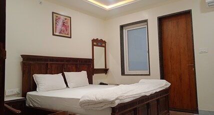 Hotel Keshav Plaza Room Type - Standard Double Bed