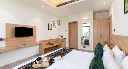 7 Rays hotel Room Type - Premier Jacuzzi room with Balcony.