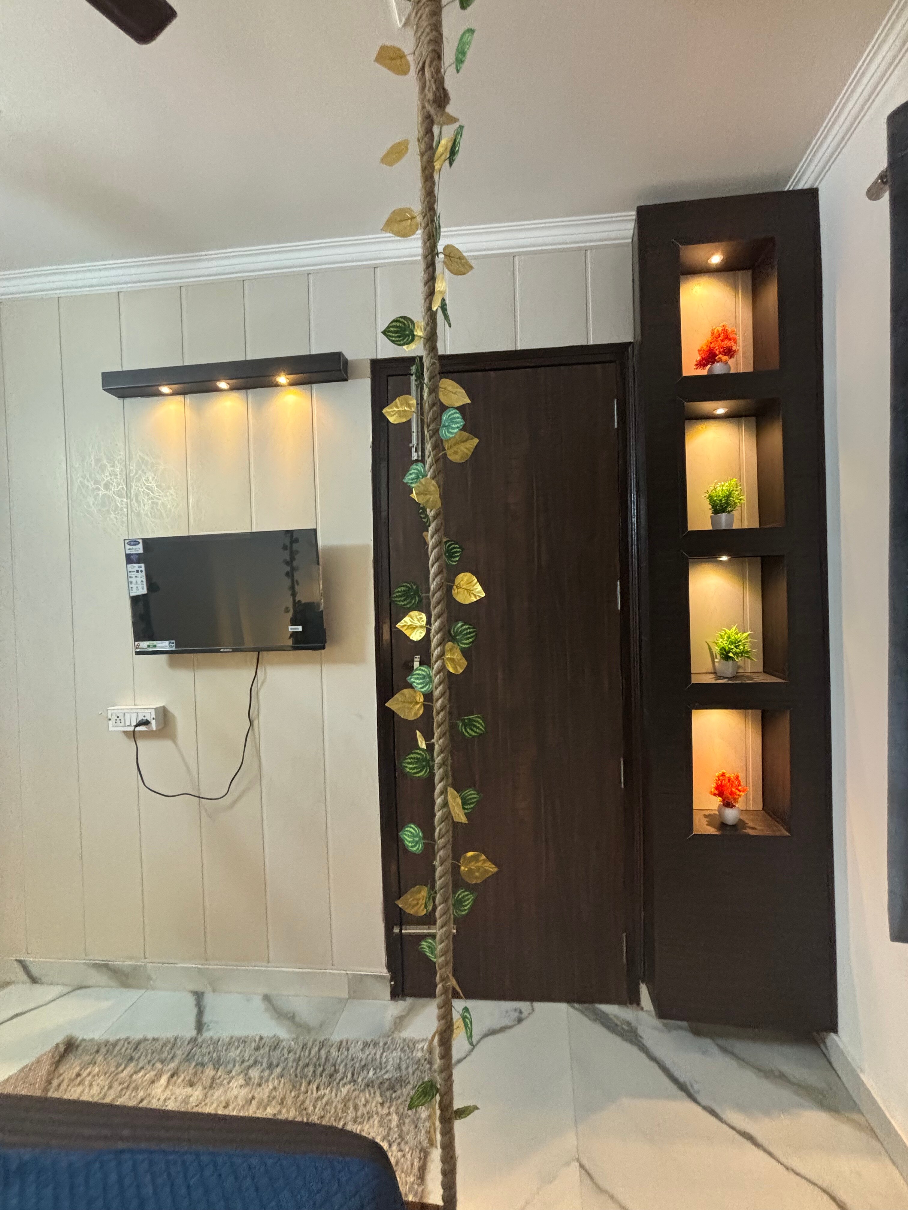 Thehrav Apartments at Mahavir Enclave - Tap to explore photos