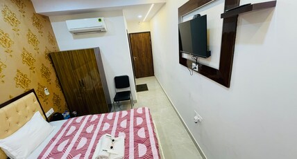 Kashi Imperial | Bed & Breakfast Room Type - Standard Room with Double bed Ground floor