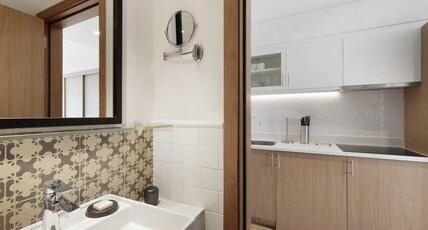 Aparthotel Adagio Dubai Deira Room Type - Studio Premium with Balcony Aparthotel Adagio Dubai Deira Room Type - Studio Premium with Balcony