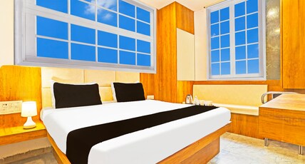Super Collection O Adajan Formerly Hotel Western Inn Room Type - Classic