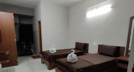 Hotel Crown Inn Room Type - Deluxe Twin Non AC Room