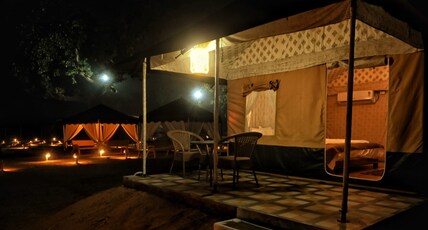 Bundeli resorts Room Type - Deluxe Tent