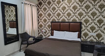 Hotel Sai Arya, Wardhaa Room Type - Deluxe AC Room