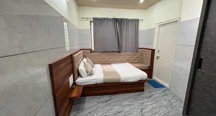 SiriVasa Homestay Room Type - Deluxe Room
