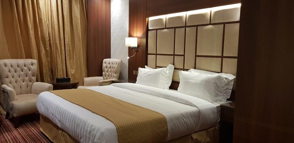 Taleen Al Hamra'a Hotel - Tap to explore photos