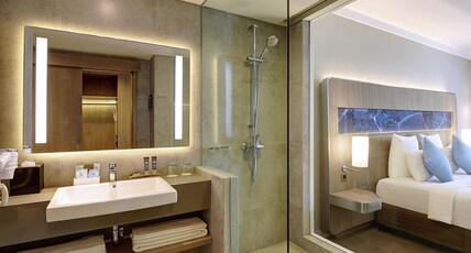 Novotel Jakarta Mangga Dua Square Hotel Room Type - Deluxe Room with 1 King-size Bed