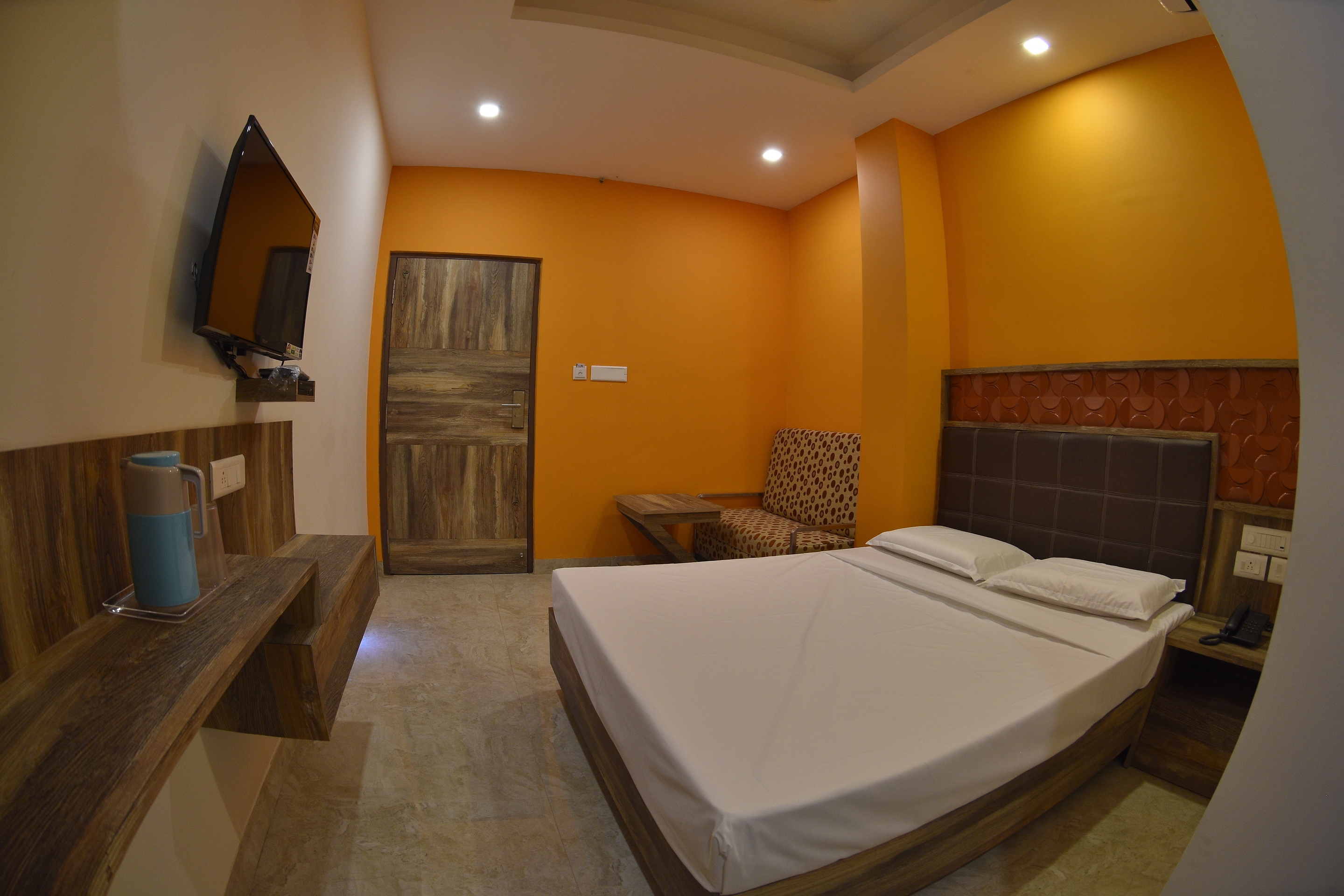 HOTEL ILAPURAM SMART - Tap to explore photos
