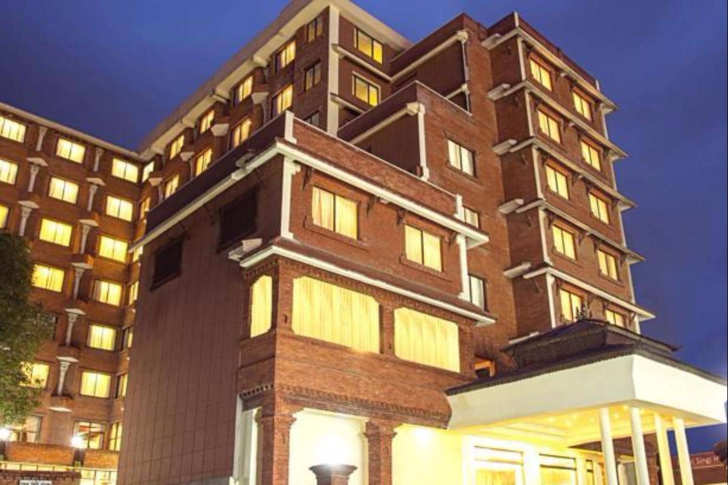 Royal Singi Hotel - Tap to explore photos