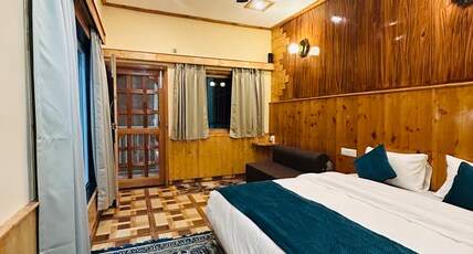 Mehra Paradise & Cafe Room Type - Super deluxe room