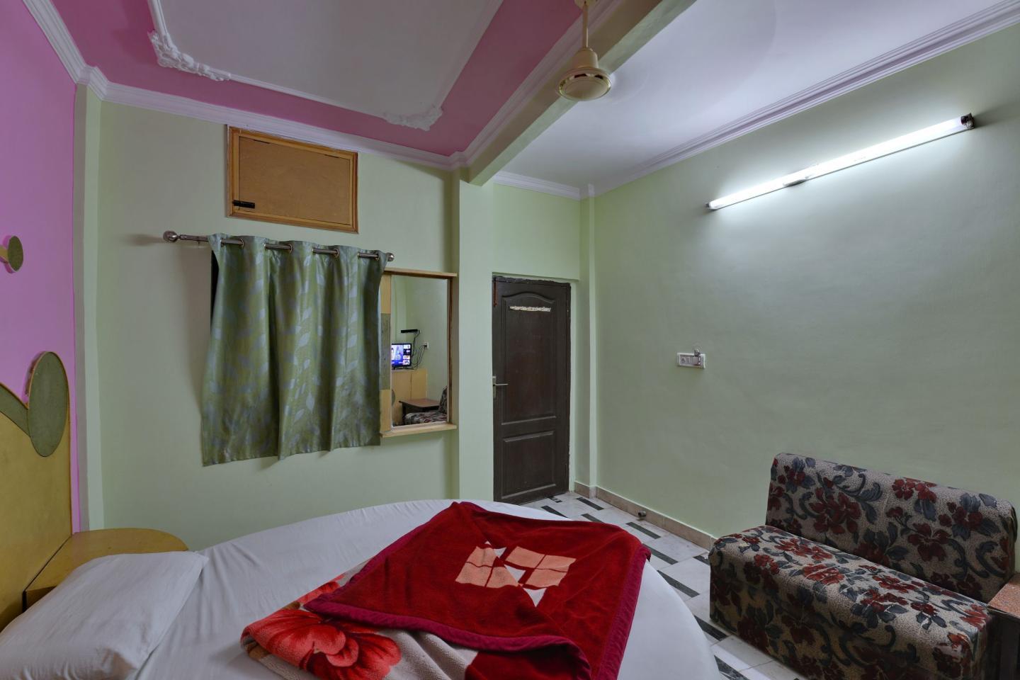 Hotel Neha Inn - Tap to explore photos