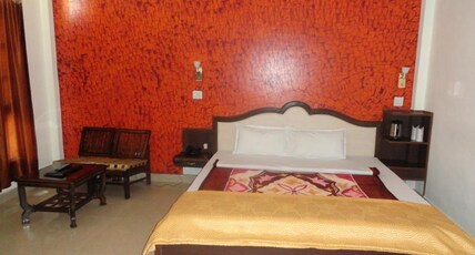 hotel Mahesh Room Type - Deluxe Room (Non-AC)