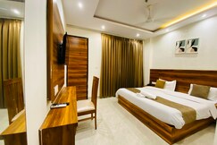 Evia Stays @ 5 Min Drive To Railwaystation