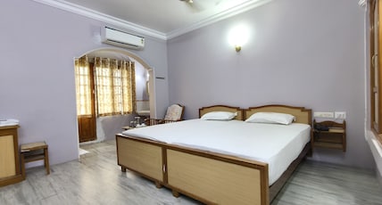 Hotel Sivamurugan Room Type - Double Bed NON AC Room with Balcony Hotel Sivamurugan Room Type - Double Bed NON AC Room with Balcony