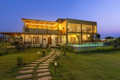 Blue Mirage Villa Pool Jacuzzi Blr