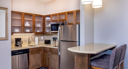 Staybridge Suites Charlottesville Airport Room Type - 1 King 1 Bedroom Suite Communications Accessible