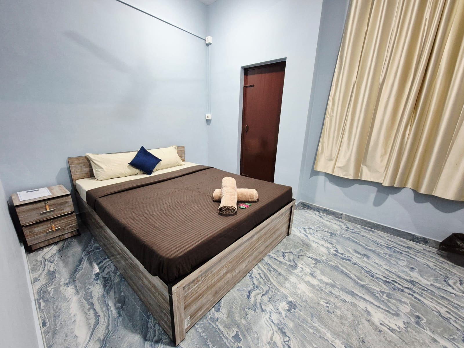 ShreeJi Homestay | 5Min From New Airport - Tap to explore photos
