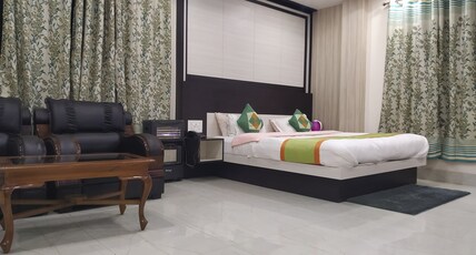 Ziro Palace Inn Room Type - Executive Room