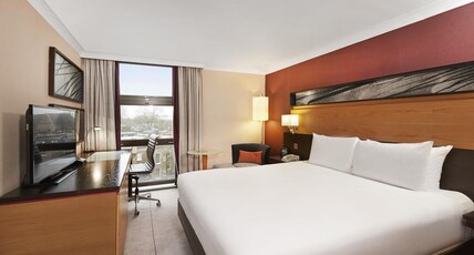 Hilton London Kensington Room Type - HILTON JUNIOR SUITE