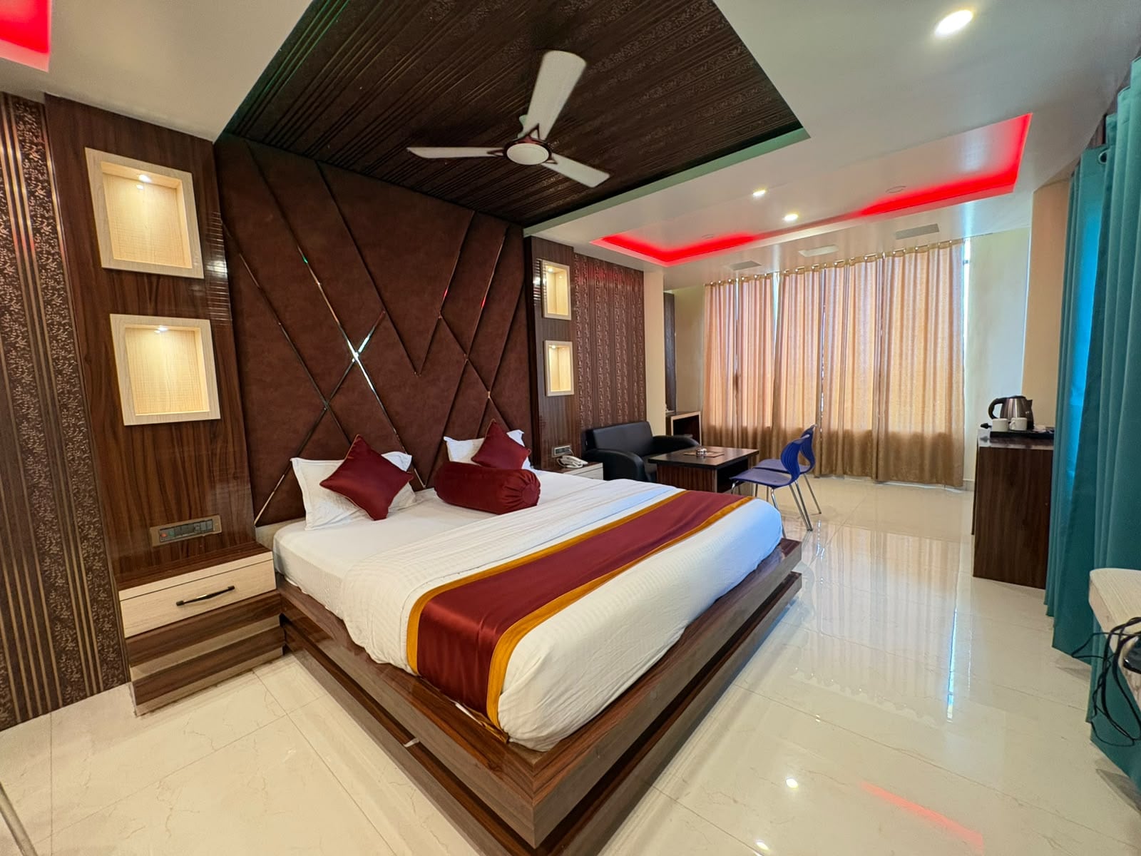 Hotel Aarohi - Tap to explore photos