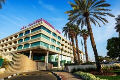  Movenpick Grand Al Bustan