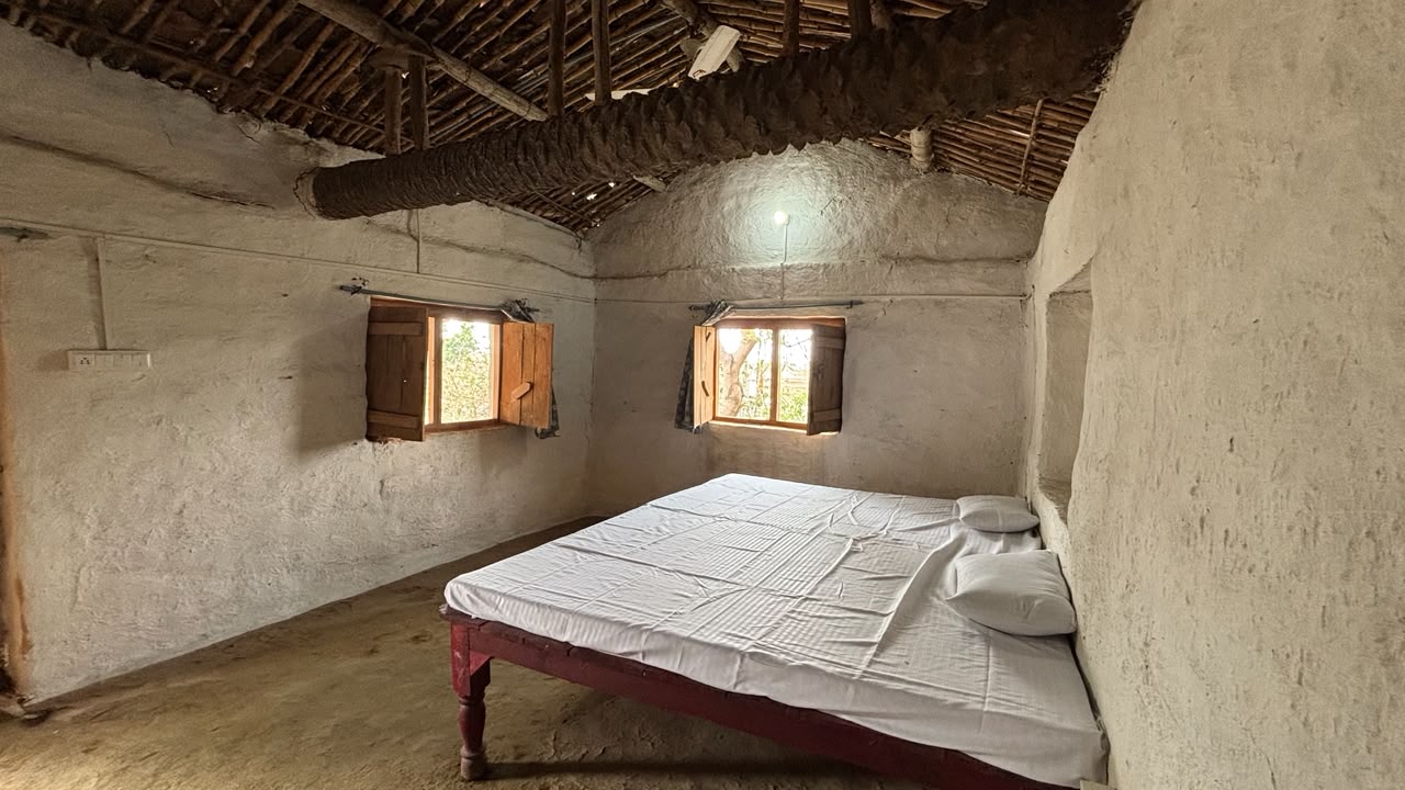 MUD RETREAT HOME STAY FIRST - Tap to explore photos