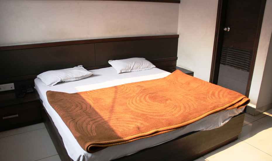 Hotel Gold - Tap to explore photos