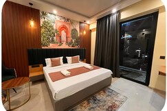 UrbanHive Rooms