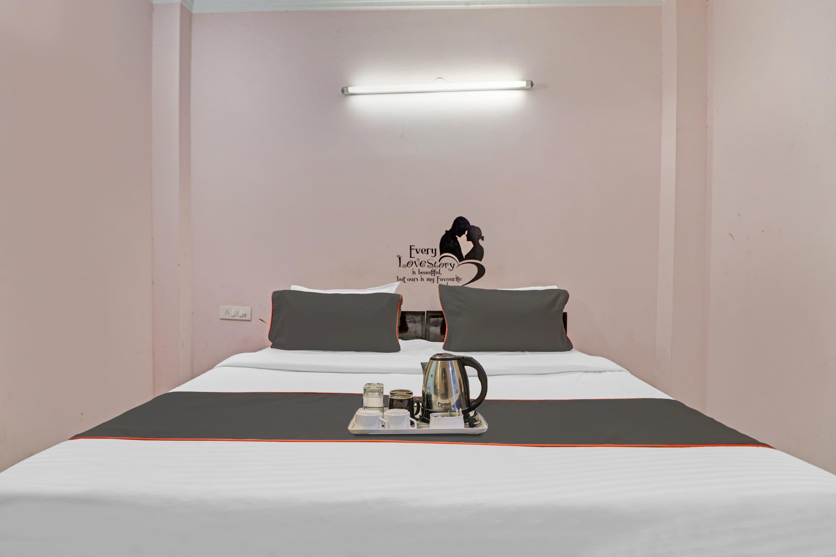 Super Hotel O Premium Room - Tap to explore photos