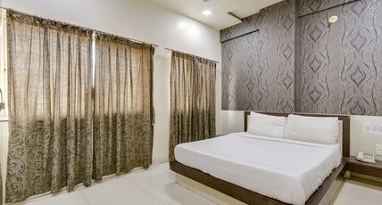 Everest Inn Room Type - Standard Ac Room