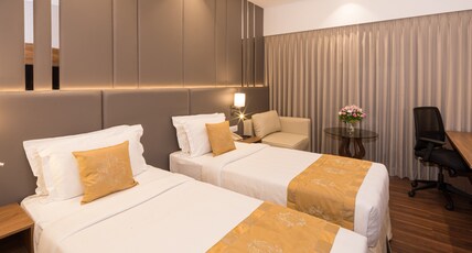 Goldfinch Hotel Room Type - Gold Club Twin Room