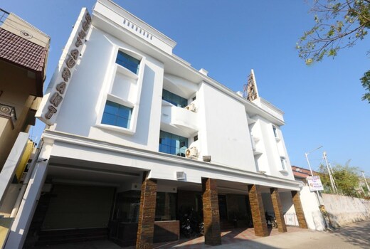 Hotel Halfmoon Hospitality