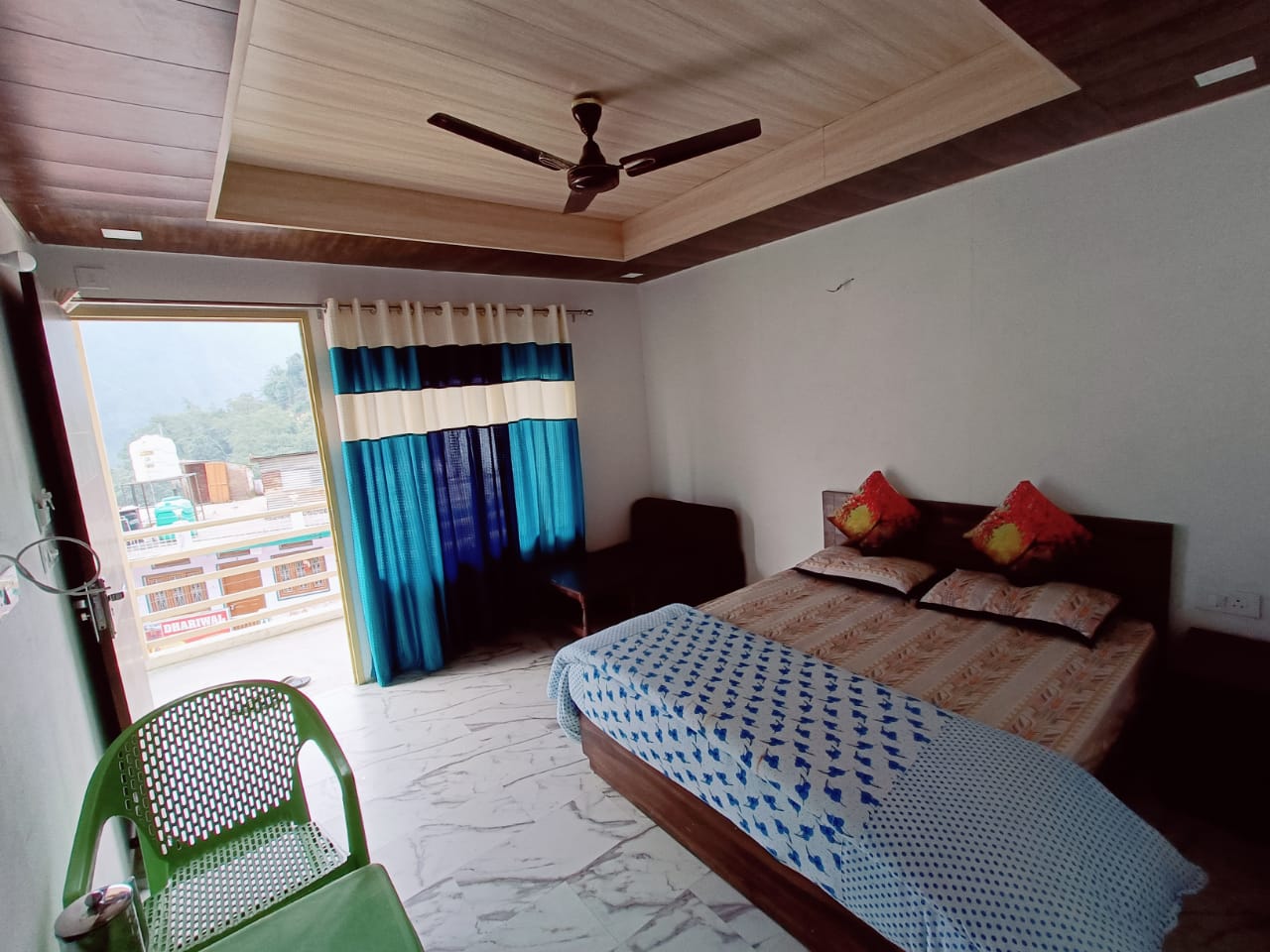 Himalayan Villa Phata - Tap to explore photos