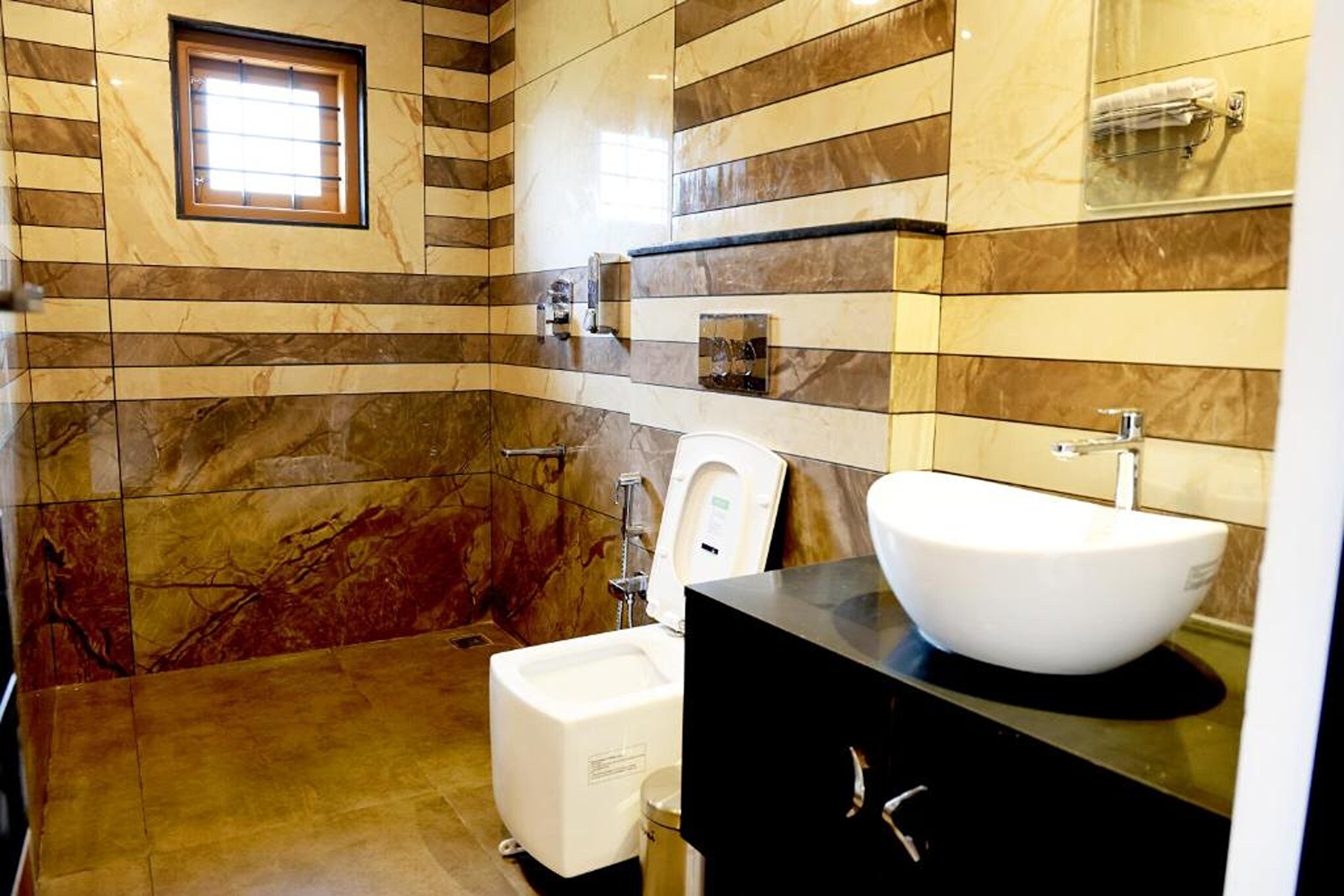 Meadowland Homestay - Tap to explore photos