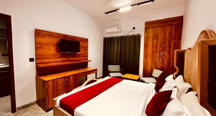 Hotel Aura Residency Room Type - Deluxe Room