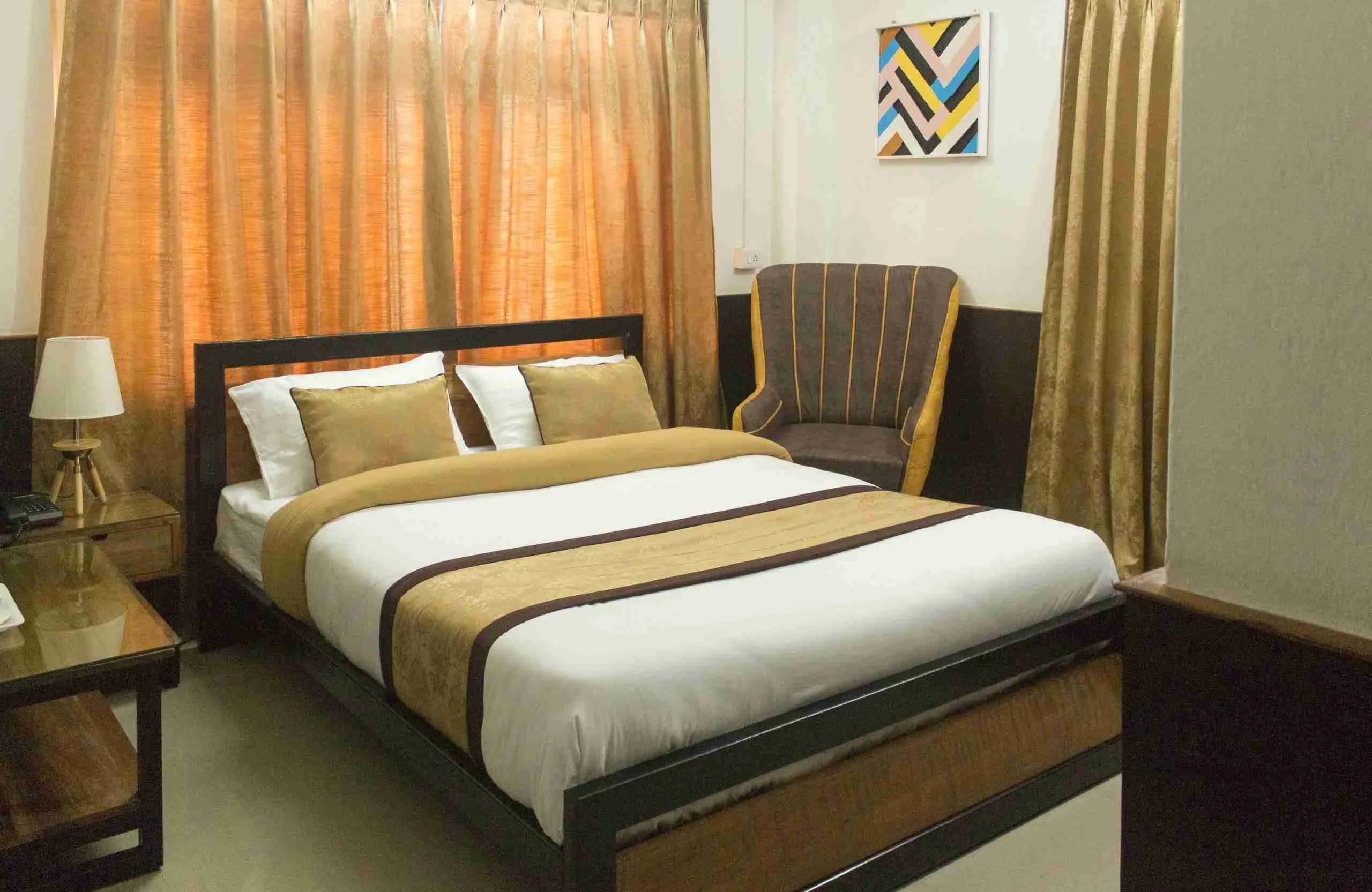 Padmashova Room Type - Superior Deluxe Room