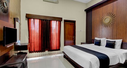 Collection O near Plaza Ambarukmo formerly Artha Ambarukmo Exclusive Room Type - Indonesia Deluxe Double