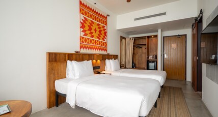 Granbell Hotel Colombo Room Type - Deluxe Twin Room with Sea View and Terrace with 15 percentage off Laundry or Selected Spa Treatments
