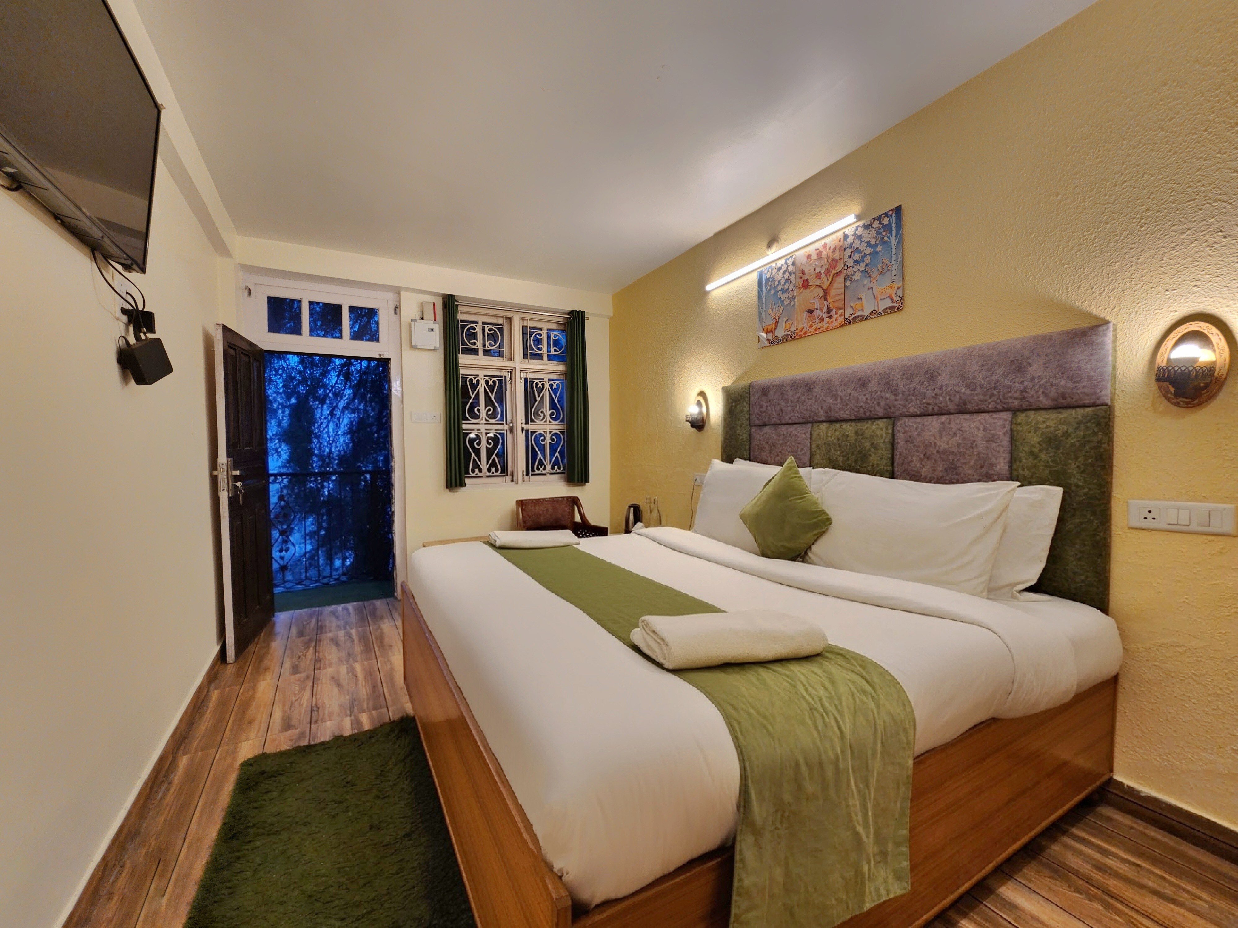 Jakhu Vibes | Valley-view Rooms - Tap to explore photos