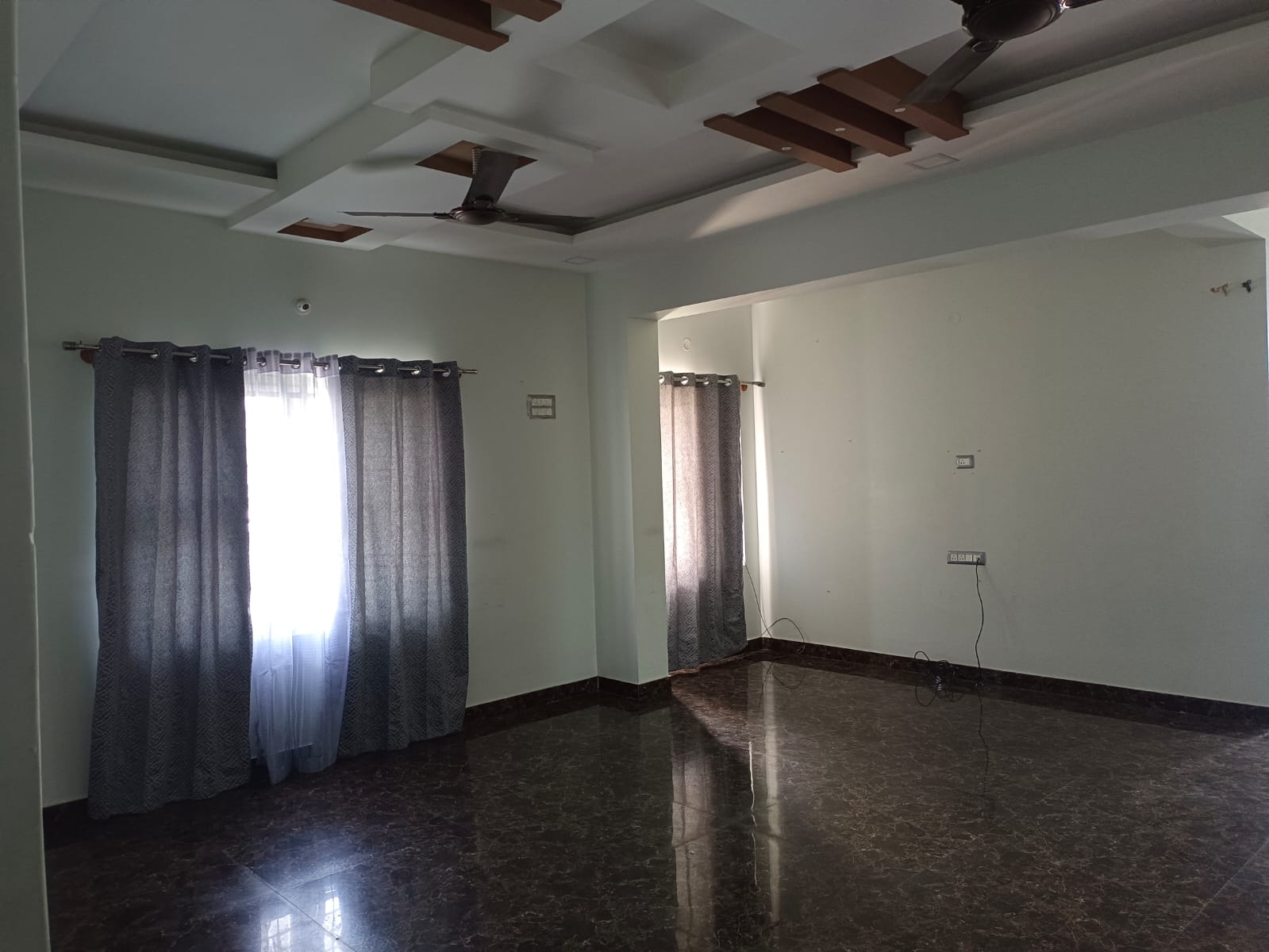 Royal Home Stay, Service Apartment - Tap to explore photos