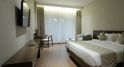 Surya Grand Hotel Room Type - Grand Room with Balcony