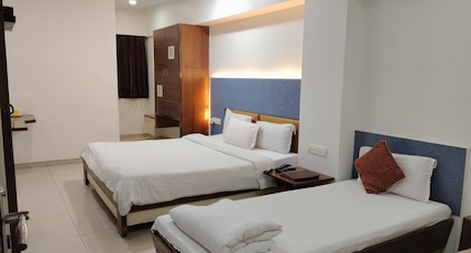 Hotel Kalinga Lake View Room Type - SUPER ROYAL TRIPLE BED Hotel Kalinga Lake View Room Type - SUPER ROYAL TRIPLE BED