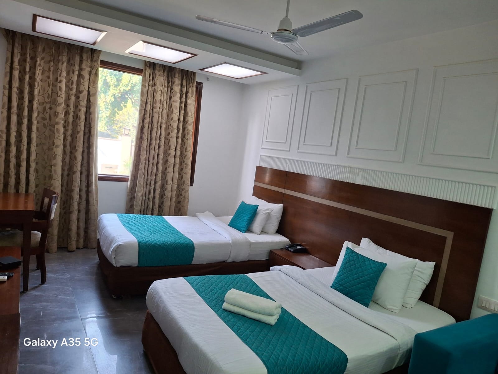 Asian Suites 584 IFFCO Metro - Tap to explore photos