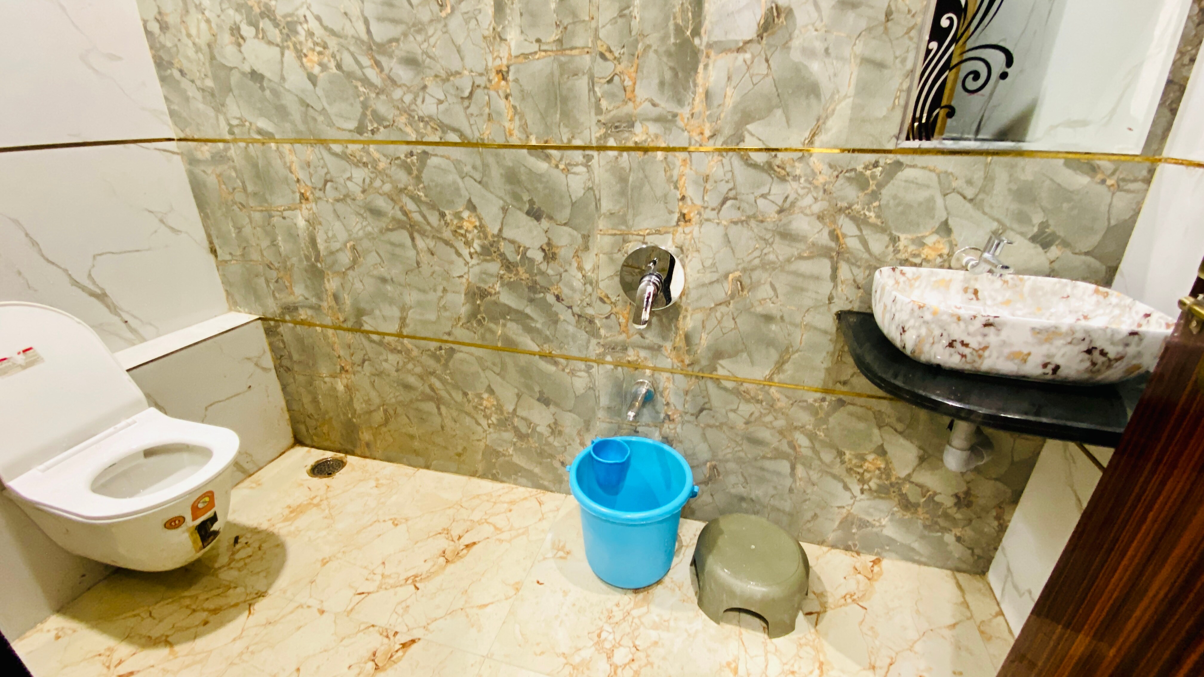 Hotel Radhe Shree - Tap to explore photos