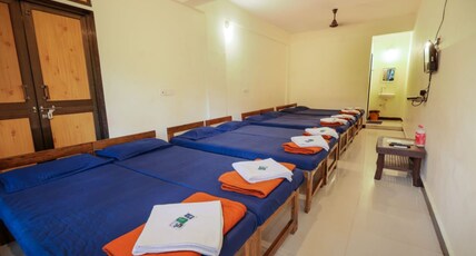 Ocean Breeze Beach Resort Room Type - 8 Beded Family AC Room